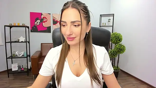 Snapshot of LaraSmelal chatting on 11.04.25 LaraSmelal online show from 11.04.25