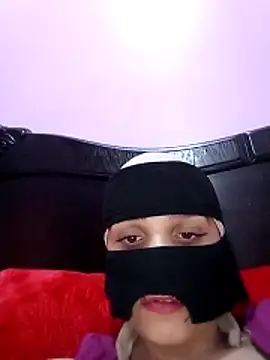 Snapshot of SandyAmr chatting on 12.01.25 SandyAmr online show from 12.01.25