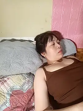 Snapshot of Butterfly_kee chatting on 10.24.25 Butterfly kee online show from 10.24.25