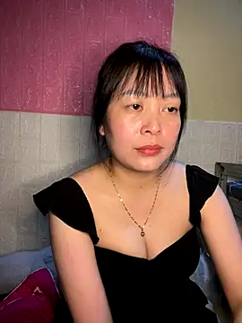 Snapshot of Butterfly_kee chatting on 10.25.25 Butterfly kee online show from 10.25.25