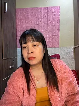 Snapshot of Butterfly_kee chatting on 11.19.25 Butterfly kee online show from 11.19.25