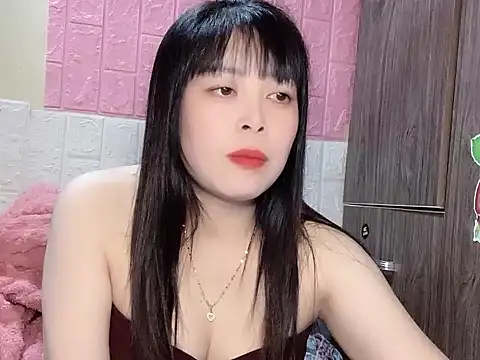 Snapshot of Butterfly_kee chatting on 11.24.25 Butterfly kee online show from 11.24.25