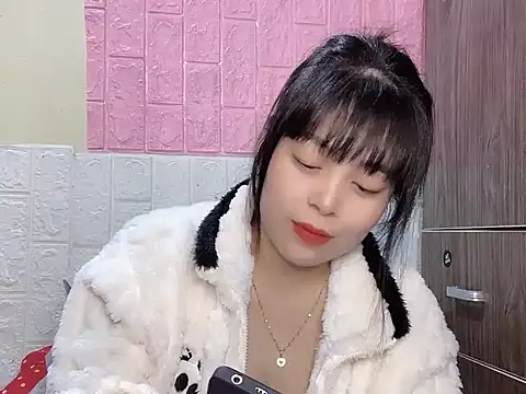 Snapshot of Butterfly_kee chatting on 11.29.25 Butterfly kee online show from 11.29.25