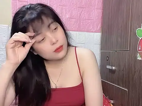 Snapshot of Butterfly_kee chatting on 12.04.25 Butterfly kee online show from 12.04.25