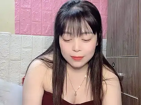 Snapshot of Butterfly_kee chatting on 12.05.25 Butterfly kee online show from 12.05.25