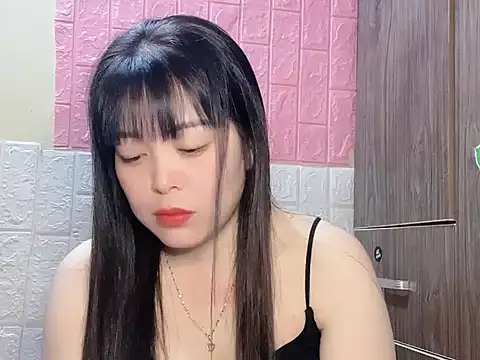 Snapshot of Butterfly_kee chatting on 12.17.25 Butterfly kee online show from 12.17.25