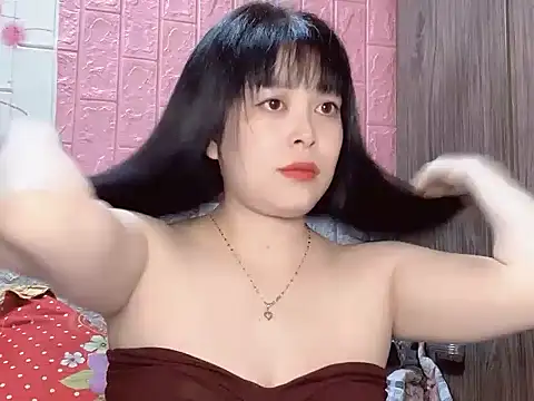 Snapshot of Butterfly_kee chatting on 12.19.25 Butterfly kee online show from 12.19.25