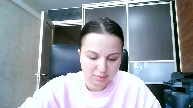 Snapshot of Denalynn chatting on 02.27.26 Denalynn online show from 02.27.26