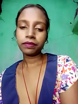 Snapshot of Rutika-G chatting on 10.31.25 Rutika-G online show from 10.31.25