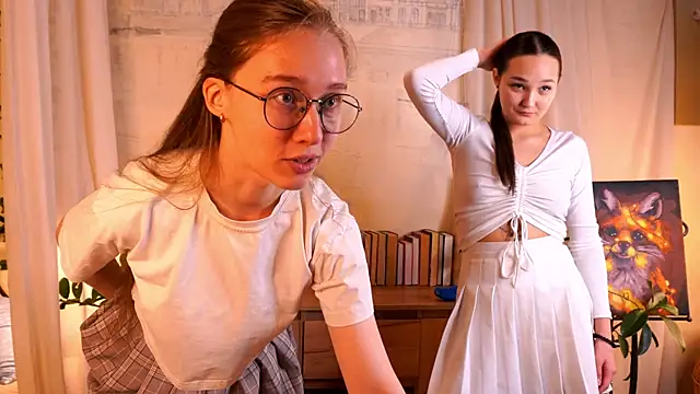 Snapshot of ArianaSweazy chatting on 10.25.25 ArianaSweazy online show from 10.25.25