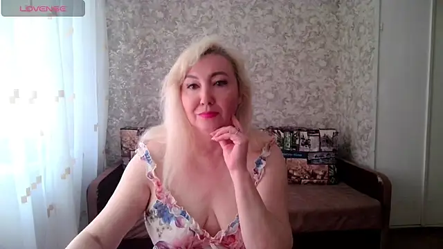 LadyKriss online show from 04.02.26