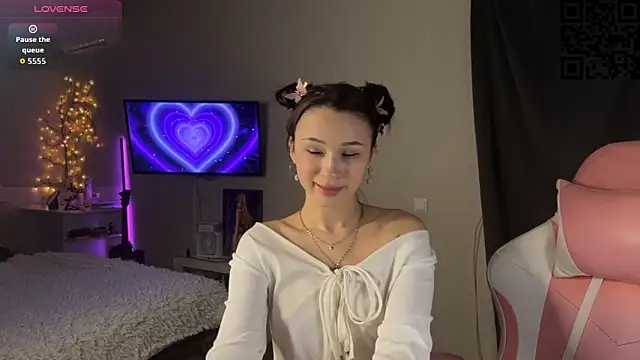 ella simons online show from 12.02.25