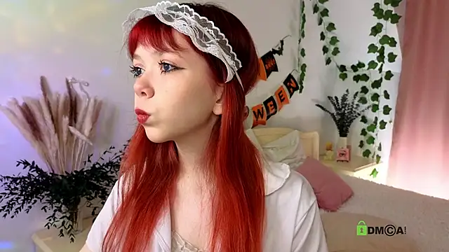 Snapshot of Rochelle_Dolly chatting on 10.28.25 Rochelle Dolly online show from 10.28.25