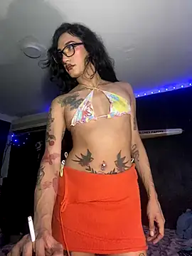 Snapshot of NikitaDragunXXX chatting on 10.24.25 NikitaDragunXXX online show from 10.24.25