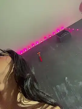 Snapshot of NikitaDragunXXX chatting on 10.30.25 NikitaDragunXXX online show from 10.30.25