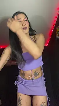 Snapshot of NikitaDragunXXX chatting on 11.20.25 NikitaDragunXXX online show from 11.20.25