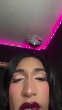 Snapshot of NikitaDragunXXX chatting on 12.17.25 NikitaDragunXXX online show from 12.17.25