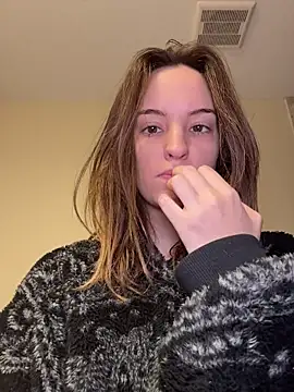 Snapshot of AngieFae_ chatting on 12.04.25 AngieFae online show from 12.04.25