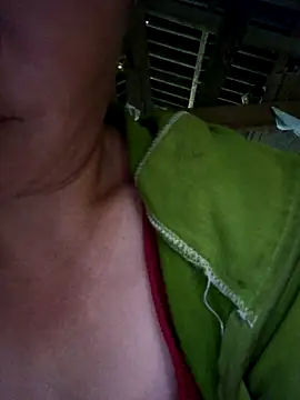 Snapshot of chipu06 chatting on 10.23.25 chipu06 online show from 10.23.25