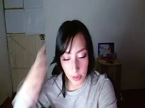 Snapshot of fresita_streamer chatting on 10.24.25 fresita streamer online show from 10.24.25