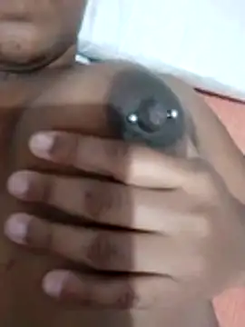 Snapshot of Jennyy31 chatting on 12.15.25 Jennyy31 online show from 12.15.25