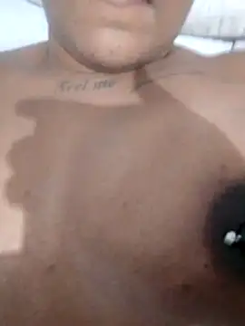 Snapshot of Jennyy31 chatting on 12.17.25 Jennyy31 online show from 12.17.25