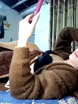 Snapshot of Family-Lovee chatting on 12.15.25 Family-Lovee online show from 12.15.25