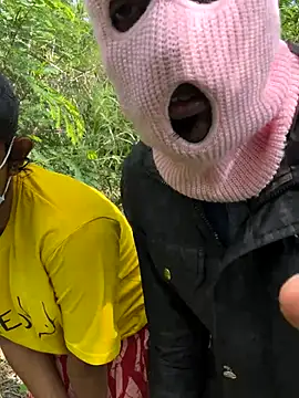 Snapshot of couplesexroom chatting on 11.04.25 couplesexroom online show from 11.04.25