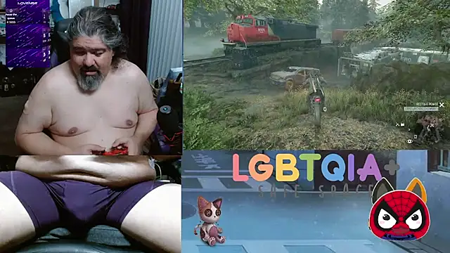 Snapshot of geekycastillo chatting on 10.31.25 geekycastillo online show from 10.31.25