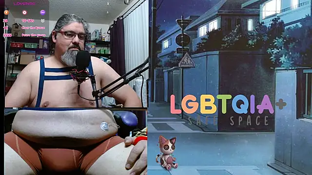 Snapshot of geekycastillo chatting on 11.25.25 geekycastillo online show from 11.25.25