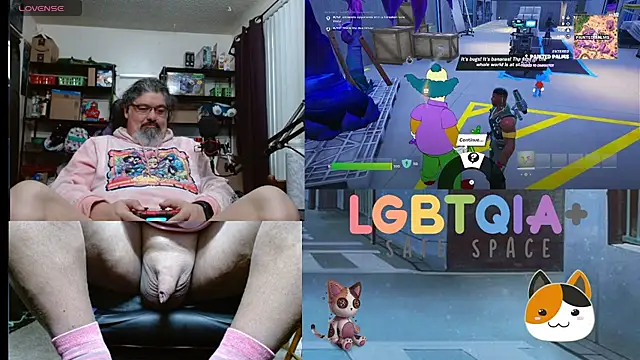 Snapshot of geekycastillo chatting on 12.03.25 geekycastillo online show from 12.03.25