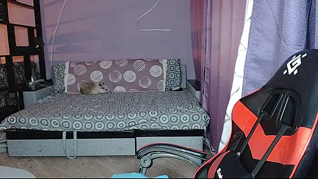 Snapshot of AuroraKeepFuck chatting on 12.18.25 AuroraKeepFuck online show from 12.18.25