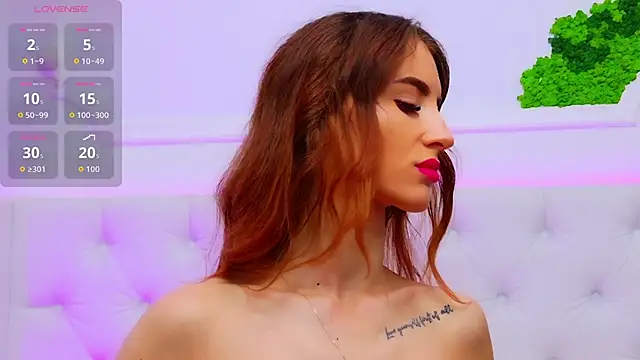 Snapshot of ElisaCharm chatting on 12.16.25 ElisaCharm online show from 12.16.25