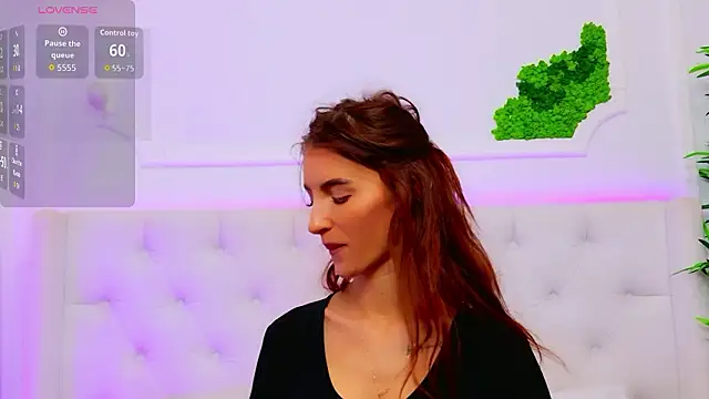 Snapshot of ElisaCharm chatting on 02.02.26 ElisaCharm online show from 02.02.26