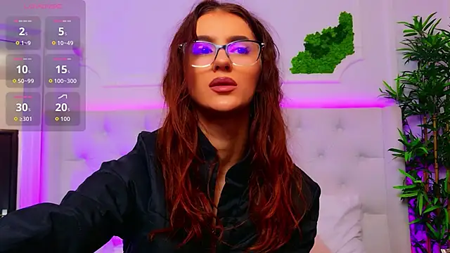 Snapshot of ElisaCharm chatting on 02.11.26 ElisaCharm online show from 02.11.26