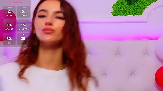 Snapshot of ElisaCharm chatting on 02.14.26 ElisaCharm online show from 02.14.26