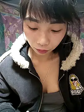 Snapshot of mekaka00 chatting on 12.17.25 mekaka00 online show from 12.17.25