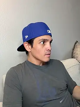 Snapshot of Orlando702@xh chatting on 10.27.25 Orlando702xh online show from 10.27.25