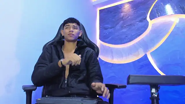 Snapshot of Sex_Boy_33_ chatting on 11.26.25 Sex Boy 33 online show from 11.26.25