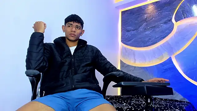 Snapshot of Sex_Boy_33_ chatting on 12.02.25 Sex Boy 33 online show from 12.02.25