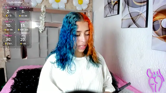 Snapshot of Cristall_ravven chatting on 11.05.25 Cristall ravven online show from 11.05.25