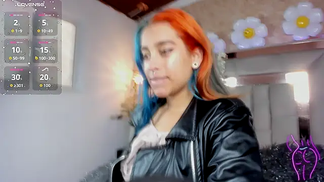 Snapshot of Cristall_ravven chatting on 11.12.25 Cristall ravven online show from 11.12.25