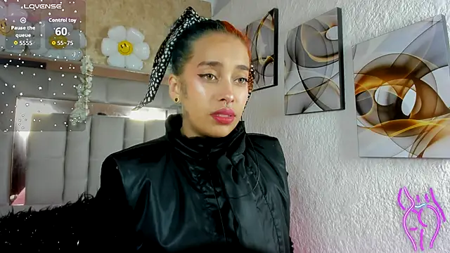 Snapshot of Cristall_ravven chatting on 11.14.25 Cristall ravven online show from 11.14.25