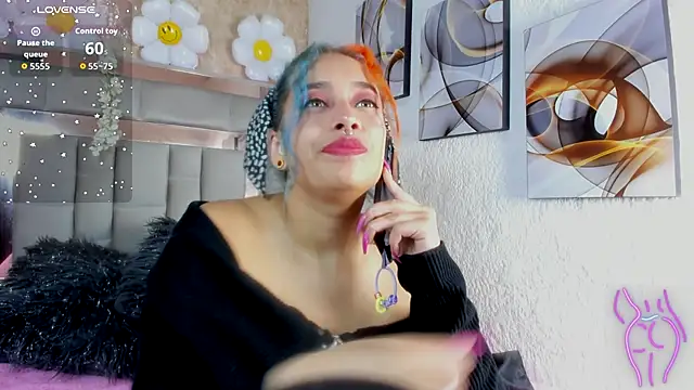 Snapshot of Cristall_ravven chatting on 11.18.25 Cristall ravven online show from 11.18.25