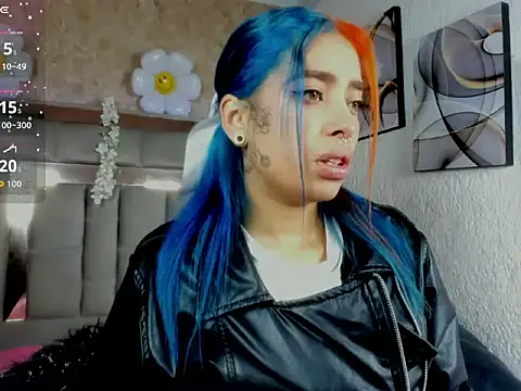 Snapshot of Cristall_ravven chatting on 11.30.25 Cristall ravven online show from 11.30.25