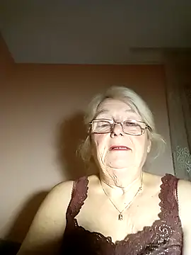 Snapshot of AmyLove353 chatting on 10.29.25 AmyLove353 online show from 10.29.25