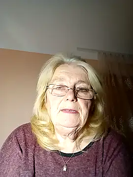 Snapshot of AmyLove353 chatting on 10.30.25 AmyLove353 online show from 10.30.25