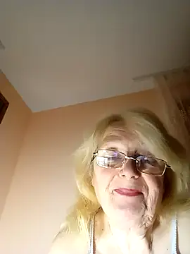 Snapshot of AmyLove353 chatting on 11.13.25 AmyLove353 online show from 11.13.25