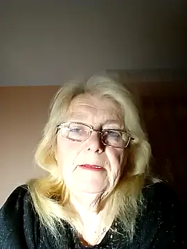 Snapshot of AmyLove353 chatting on 11.15.25 AmyLove353 online show from 11.15.25