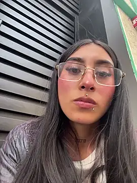 Violeet-Smith online show from 10.27.25